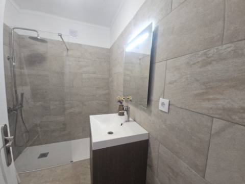 Apartamento T2 renovado, Vale Vite Lourinhã