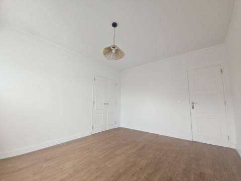 Apartamento T2 renovado, Vale Vite Lourinhã