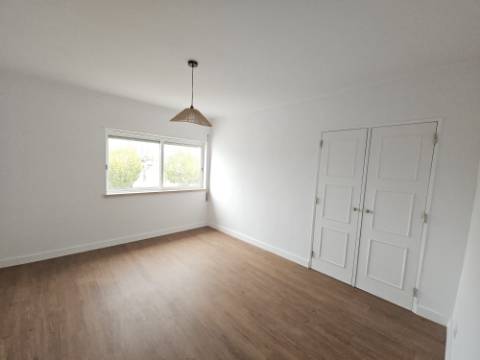 Apartamento T2 renovado, Vale Vite Lourinhã