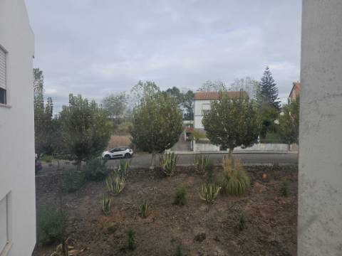 Apartamento T2 renovado, Vale Vite Lourinhã