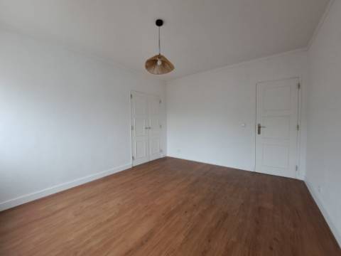 Apartamento T2 renovado, Vale Vite Lourinhã