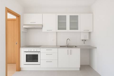 T1 com Garagem e Cozinha em Remodelação - Canidelo, Vila Nova de Gaia