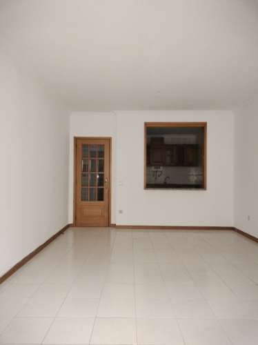 T1 com Garagem e Cozinha em Remodelação - Canidelo, Vila Nova de Gaia