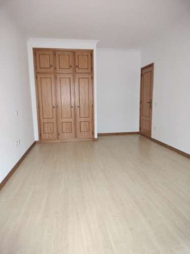 T1 com Garagem e Cozinha em Remodelação - Canidelo, Vila Nova de Gaia