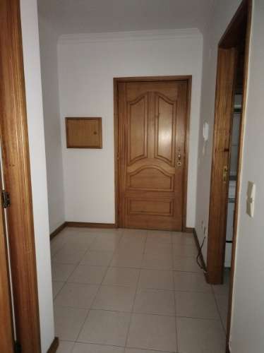 T1 com Garagem e Cozinha em Remodelação - Canidelo, Vila Nova de Gaia