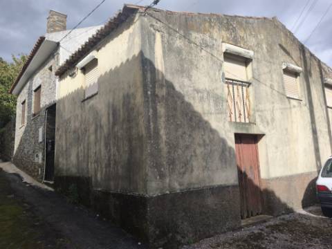 Moradia antiga com grande potencial em Conhais, Góis