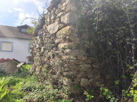 Moradia antiga com grande potencial em Conhais, Góis