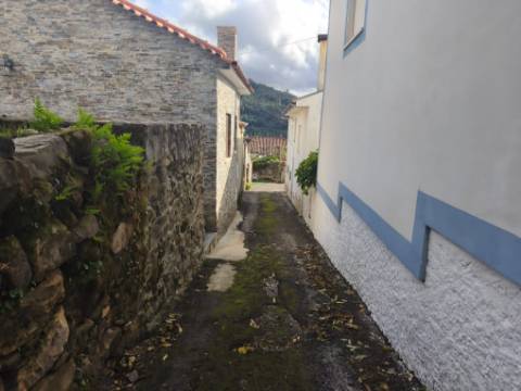 Moradia antiga com grande potencial em Conhais, Góis