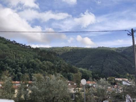 Moradia antiga com grande potencial em Conhais, Góis