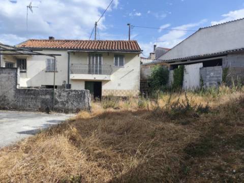 Casa Antiga T3 - Aguiar da Beira