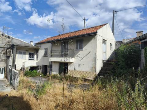 Casa Antiga T3 - Aguiar da Beira