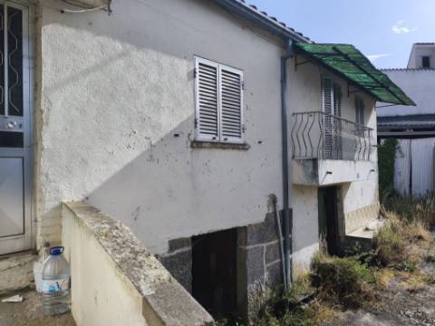 Casa Antiga T3 - Aguiar da Beira