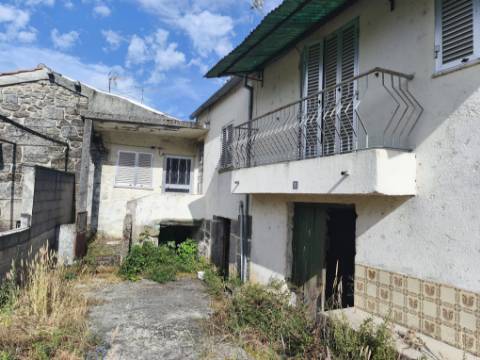 Casa Antiga T3 - Aguiar da Beira