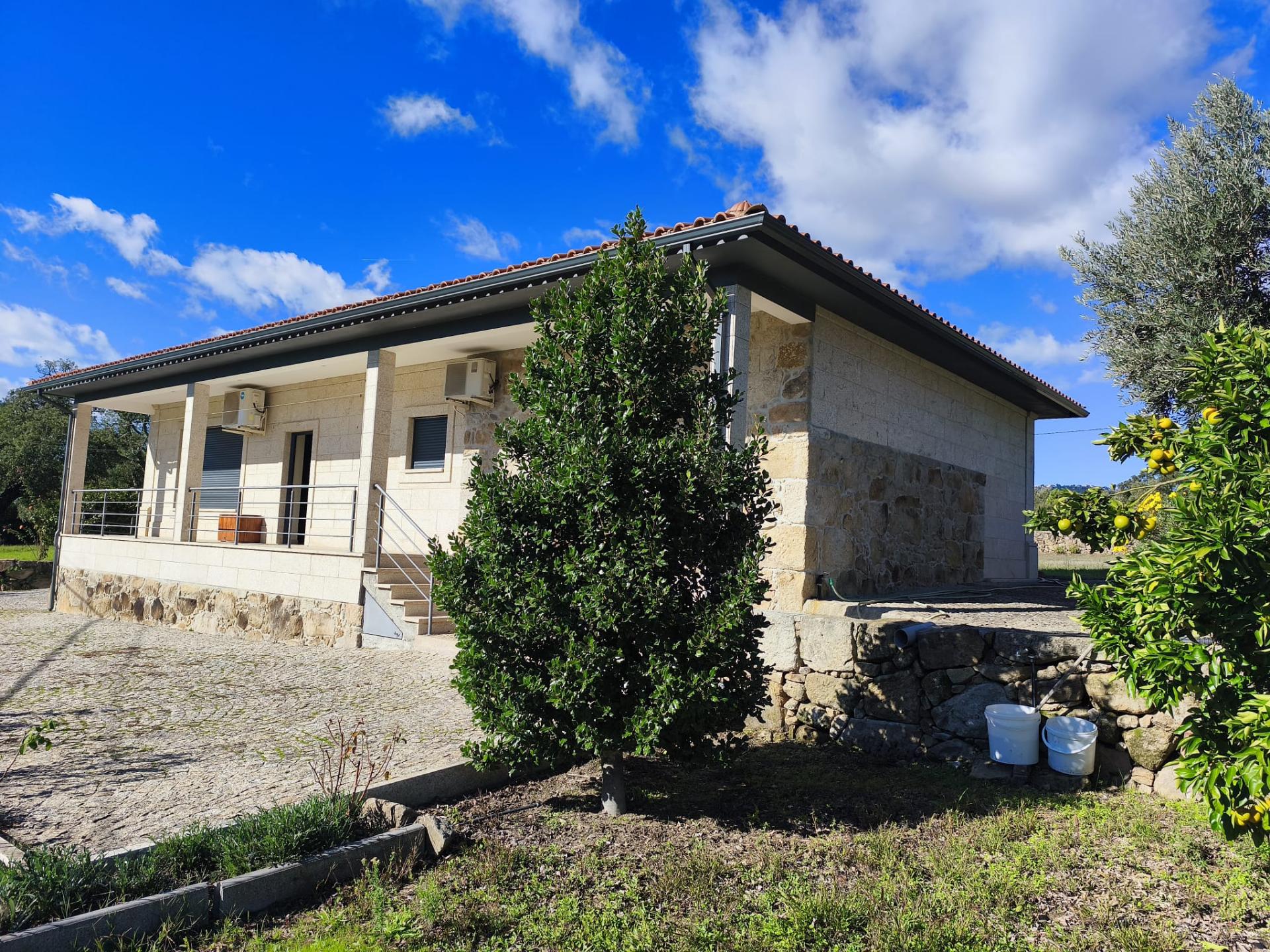 Herdade em Juncais - Fornos de Algodres, Guarda