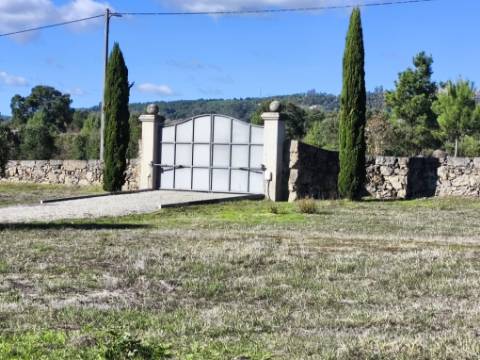 Herdade em Juncais - Fornos de Algodres, Guarda