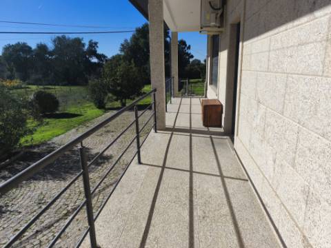 Herdade em Juncais - Fornos de Algodres, Guarda