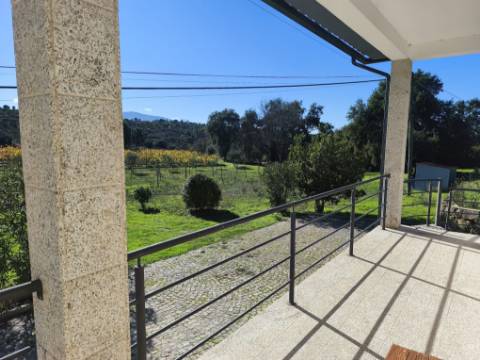 Herdade em Juncais - Fornos de Algodres, Guarda