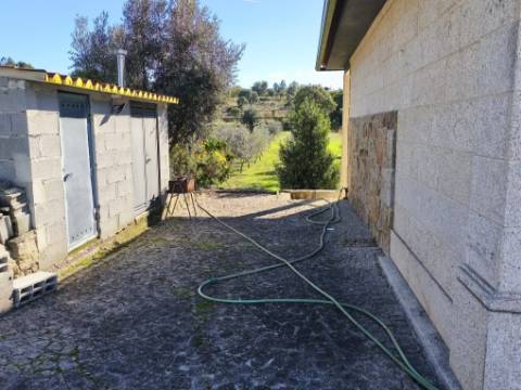 Herdade em Juncais - Fornos de Algodres, Guarda