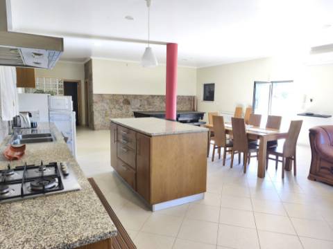 Herdade em Juncais - Fornos de Algodres, Guarda