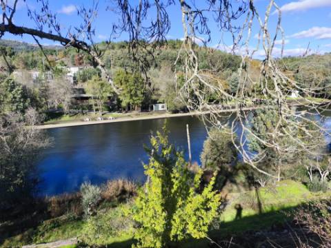 Herdade em Juncais - Fornos de Algodres, Guarda