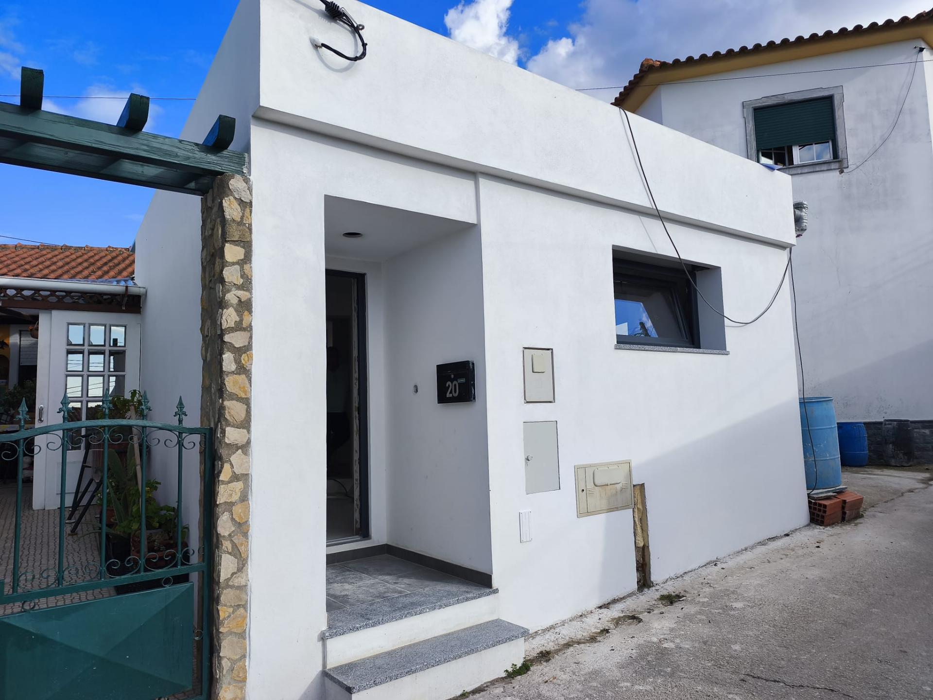 Moradia T2 em fase de acabamentos