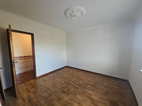 Moradia T3 com espaço exterior Lourinhã