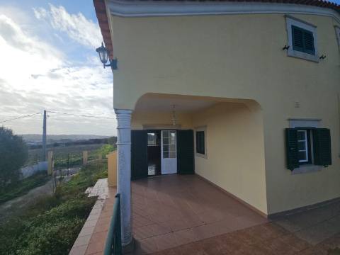 Moradia T3 com espaço exterior Lourinhã