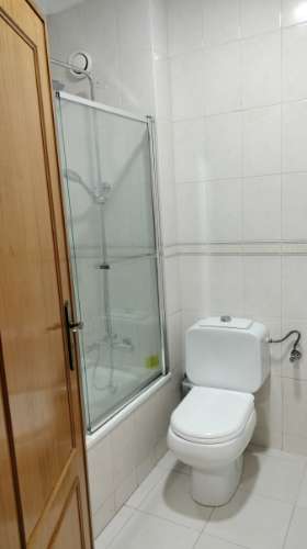 T1 Canidelo, Vila Nova de Gaia (junto ao Mercadona) totalmente remodelado, inserido num prédio bem cuidado, com dois elevadores e lugar de garagem