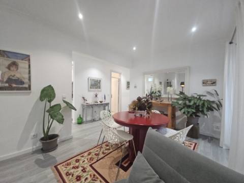 Apartamento T3 remodelado Centro Cadaval