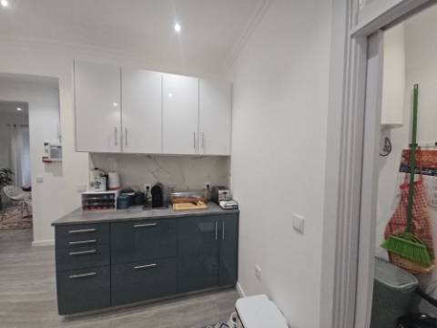 Apartamento T3 remodelado Centro Cadaval