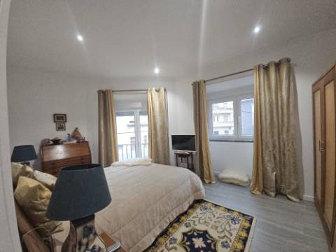 Apartamento T3 remodelado Centro Cadaval