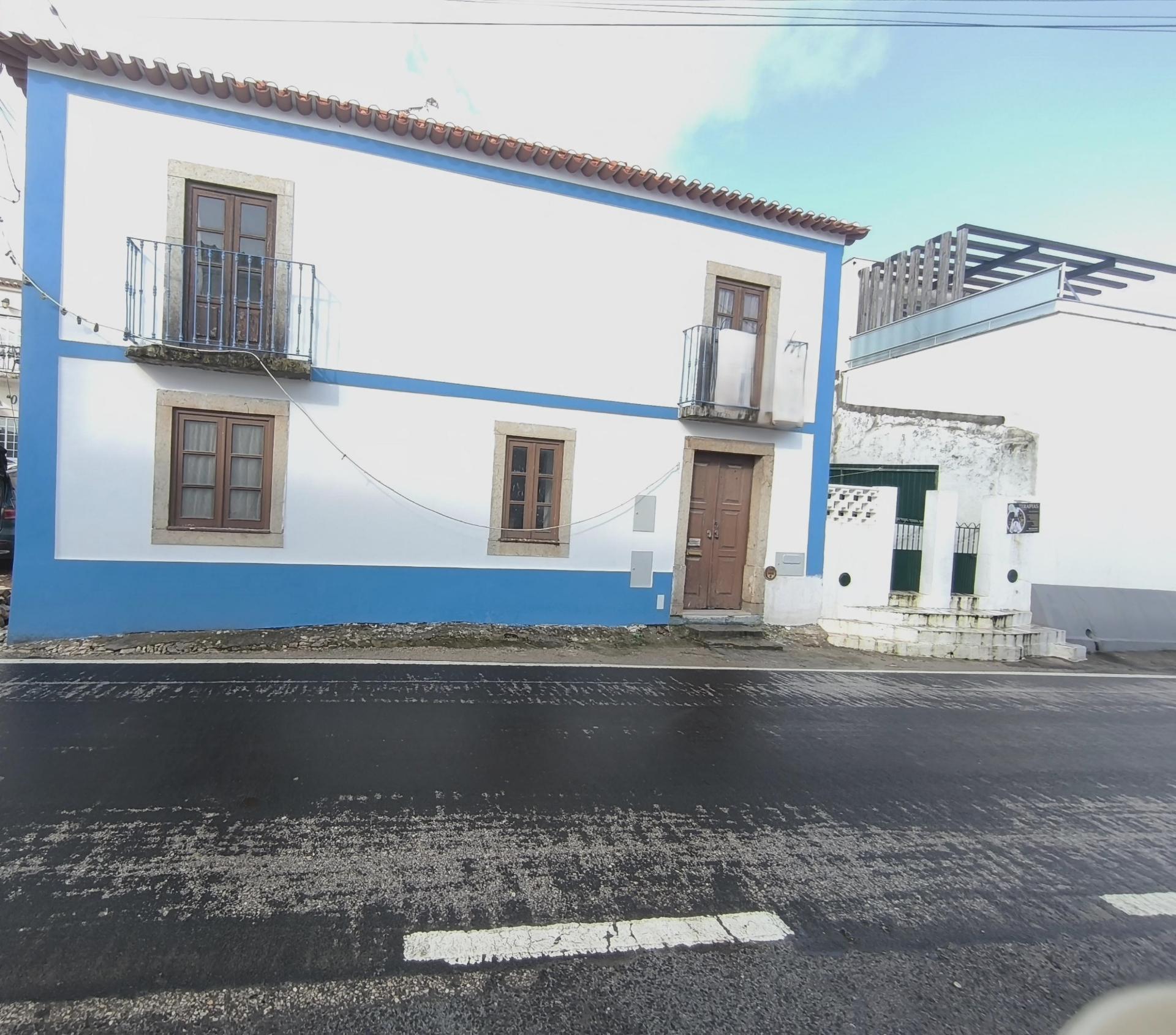 Moradia T2 de Dois Pisos Próxima do Bombarral