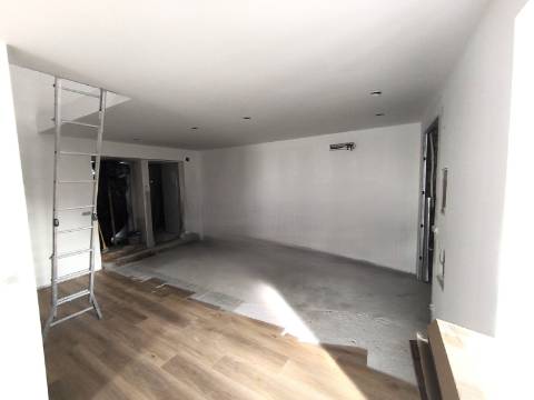 Moradia T2 de Dois Pisos Próxima do Bombarral