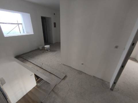 Moradia T2 de Dois Pisos Próxima do Bombarral