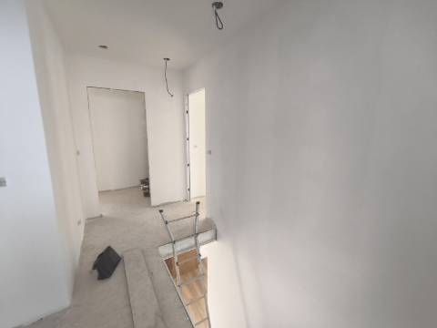 Moradia T2 de Dois Pisos Próxima do Bombarral