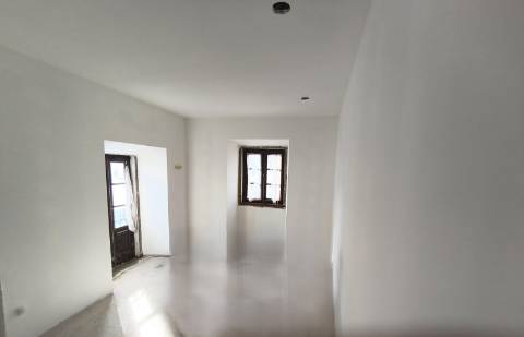 Moradia T2 de Dois Pisos Próxima do Bombarral