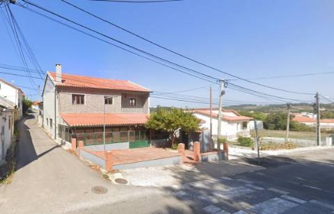 Imóvel com Restaurante e Habitação nos Casais da Ponte, Coto