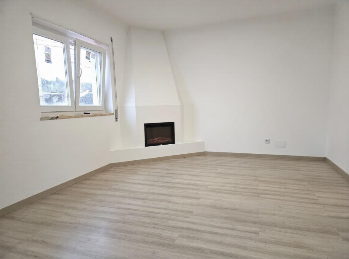 Imóvel com Restaurante e Habitação nos Casais da Ponte, Coto