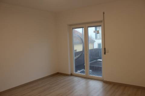 Imóvel com Restaurante e Habitação nos Casais da Ponte, Coto