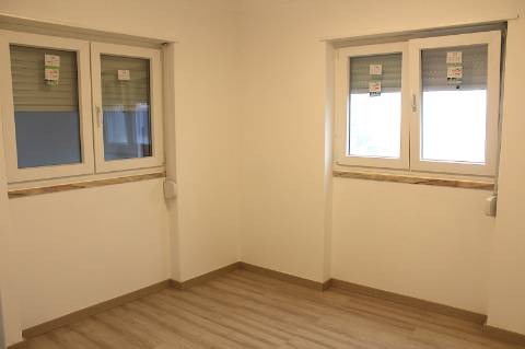 Imóvel com Restaurante e Habitação nos Casais da Ponte, Coto