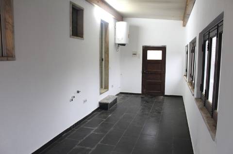 Imóvel com Restaurante e Habitação nos Casais da Ponte, Coto