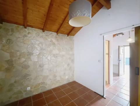 Imóvel com Restaurante e Habitação nos Casais da Ponte, Coto