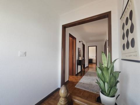 Moradia T4 com jardim e garagem na Silveira Torres Vedras