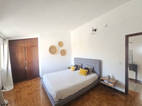 Moradia T4 com jardim e garagem na Silveira Torres Vedras