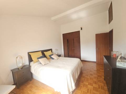 Moradia T4 com jardim e garagem na Silveira Torres Vedras