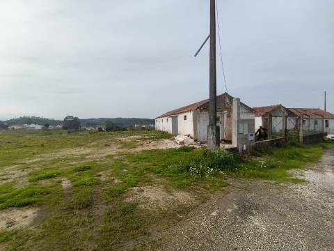 Terreno misto para construção.