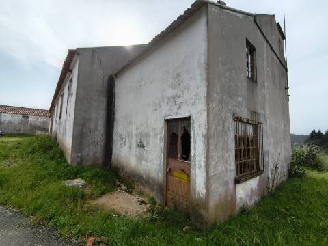 Terreno misto para construção.