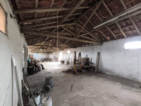 Terreno misto para construção.