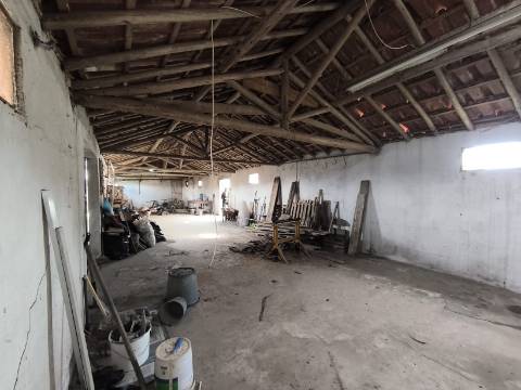 Terreno misto para construção.