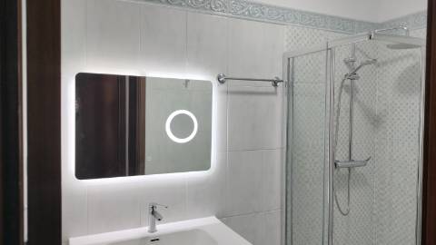 T2 TOTALMENTE RENOVADO EM CANIDELO - A 2 KM DA PRAIA!